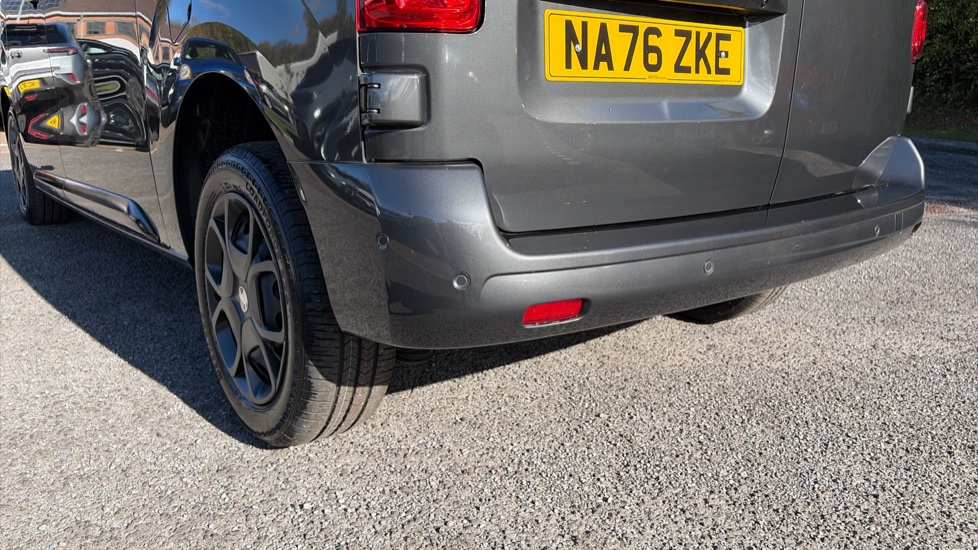 Vauxhall Vivaro L1 Diesel 1.5 Turbo D 120 Pro H1 Van - Image 33
