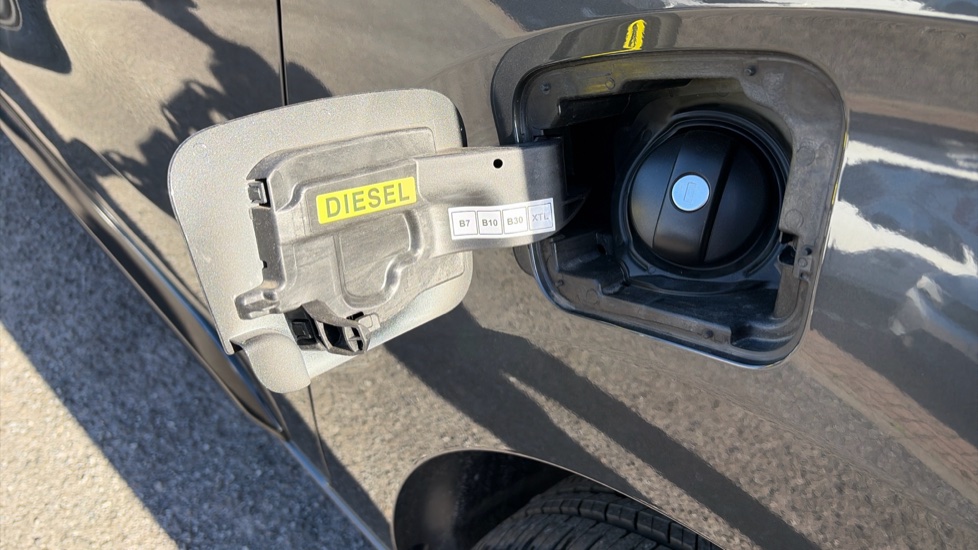 Vauxhall Vivaro L1 Diesel 1.5 Turbo D 120 Pro H1 Van - Image 37