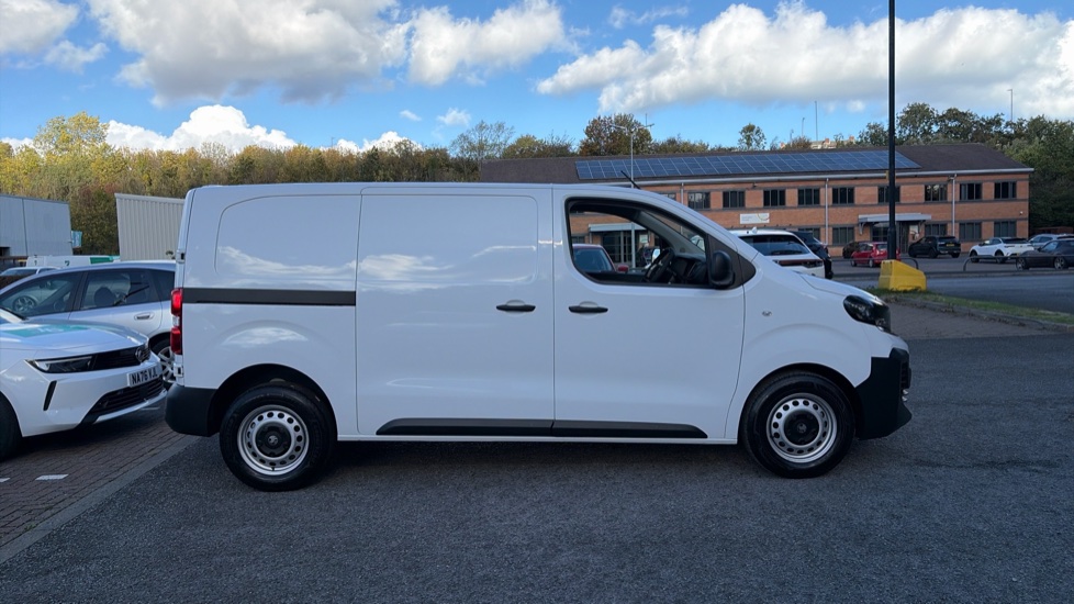 Vauxhall Vivaro L1 Diesel 1.5 Turbo D 120 Prime H1 Van - Image 9