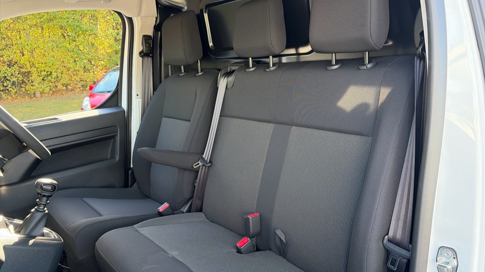 Vauxhall Vivaro L1 Diesel 1.5 Turbo D 120 Prime H1 Van - Image 13