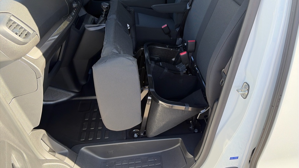 Vauxhall Vivaro L1 Diesel 1.5 Turbo D 120 Prime H1 Van - Image 31