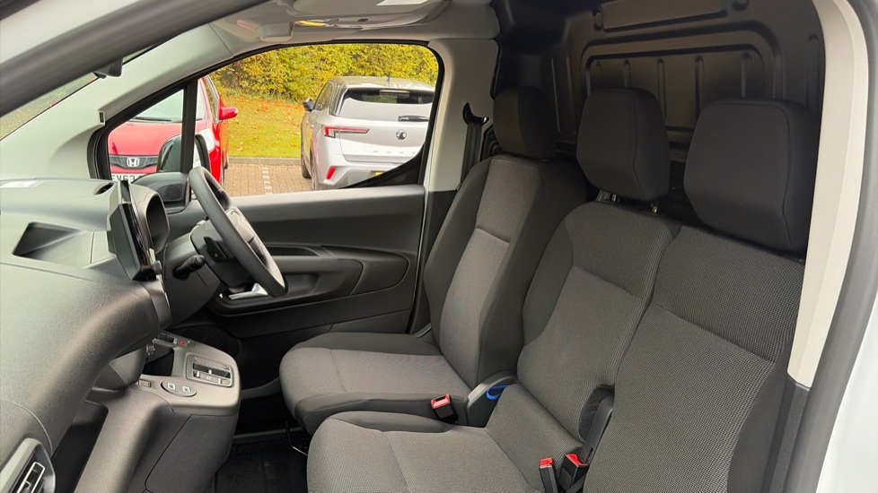 Vauxhall Combo Cargo Combo Electric 100kW Pro 52kWh H1 Van Auto - Image 13