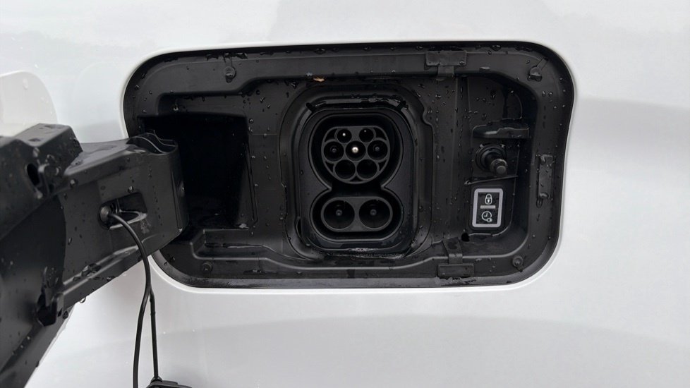 Vauxhall Combo Cargo Combo Electric 100kW Pro 52kWh H1 Van Auto - Image 29