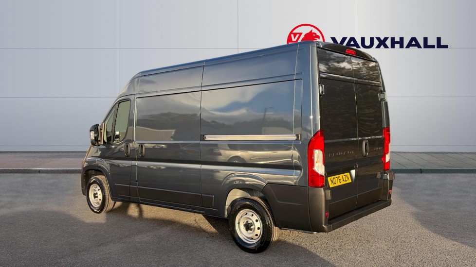 Peugeot Boxer 3500 L2 Diesel 2.2 BlueHDi 140 H2 Van Professional - Image 2