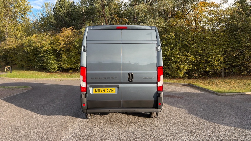 Peugeot Boxer 3500 L2 Diesel 2.2 BlueHDi 140 H2 Van Professional - Image 11