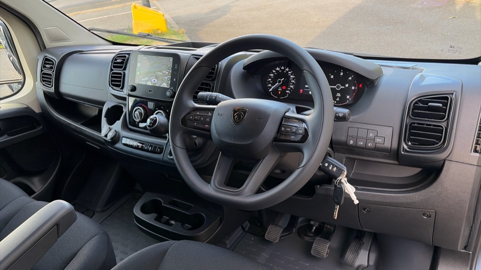 Peugeot Boxer 3500 L2 Diesel 2.2 BlueHDi 140 H2 Van Professional - Image 16