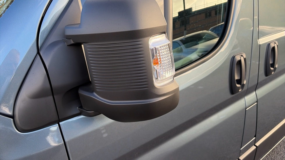 Peugeot Boxer 3500 L2 Diesel 2.2 BlueHDi 140 H2 Van Professional - Image 28