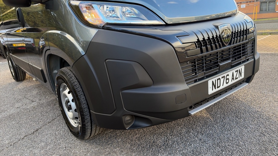 Peugeot Boxer 3500 L2 Diesel 2.2 BlueHDi 140 H2 Van Professional - Image 31