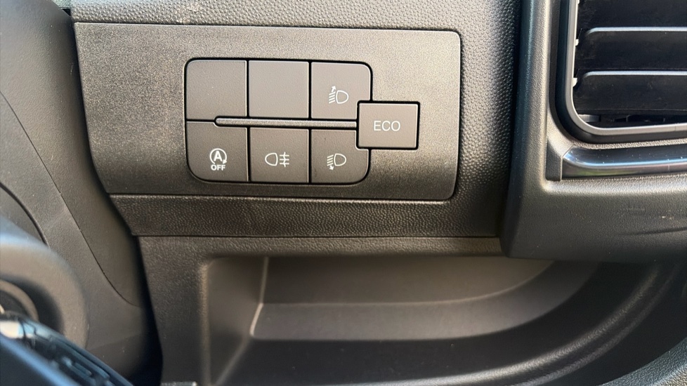 Peugeot Boxer 3500 L2 Diesel 2.2 BlueHDi 140 H2 Van Professional - Image 38