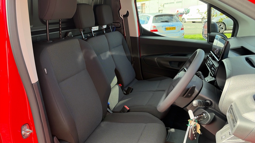 Vauxhall Combo Cargo Combo Xl Electric 100kW Prime Plus 52kWh H1 Van Auto - Image 6