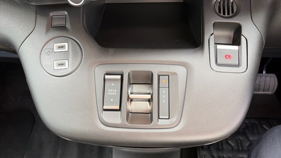 Vauxhall Combo Cargo Combo Xl Electric 100kW Prime Plus 52kWh H1 Van Auto - Image 21