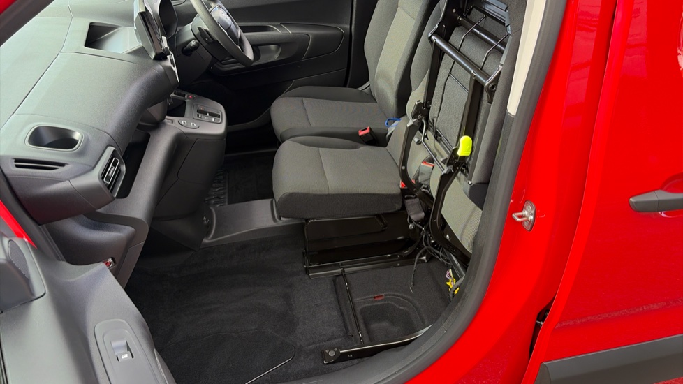 Vauxhall Combo Cargo Combo Xl Electric 100kW Prime Plus 52kWh H1 Van Auto - Image 31