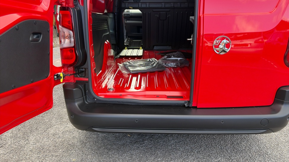 Vauxhall Combo Cargo Combo Xl Electric 100kW Prime Plus 52kWh H1 Van Auto - Image 34