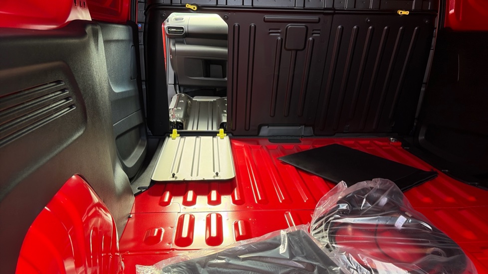 Vauxhall Combo Cargo Combo Xl Electric 100kW Prime Plus 52kWh H1 Van Auto - Image 35