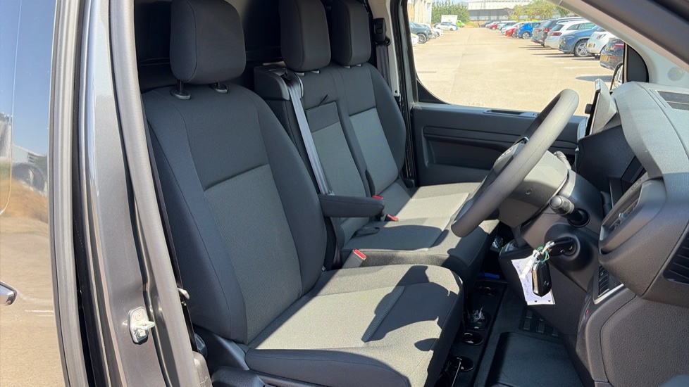 Vauxhall Vivaro L1 Diesel 1.5 Turbo D 120 Pro H1 Van - Image 6