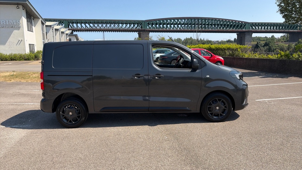 Vauxhall Vivaro L1 Diesel 1.5 Turbo D 120 Pro H1 Van - Image 9