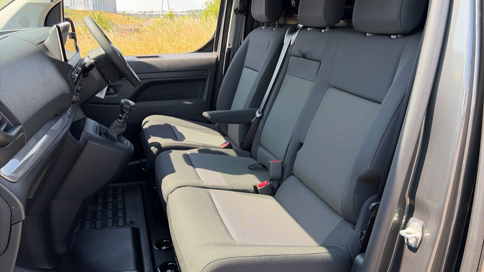 Vauxhall Vivaro L1 Diesel 1.5 Turbo D 120 Pro H1 Van - Image 13