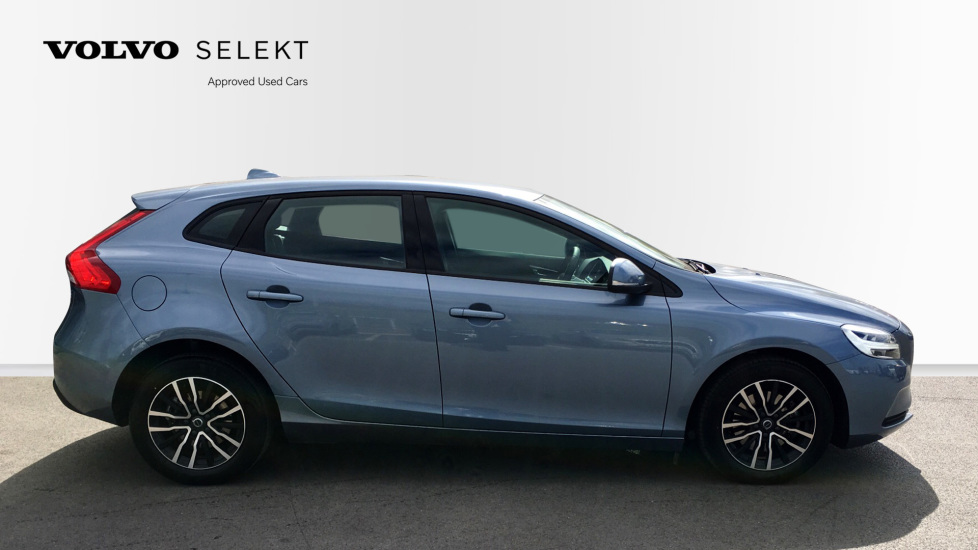 Volvo V40 T2 Momentum Nav Plus Manual Riverside Demonstrator