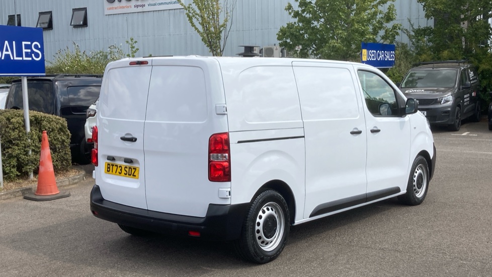 Peugeot Expert E-L1 100kW 49kWh Professional Van Auto - Image 10