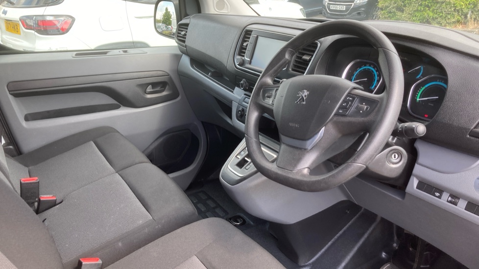 Peugeot Expert E-L1 100kW 49kWh Professional Van Auto - Image 16