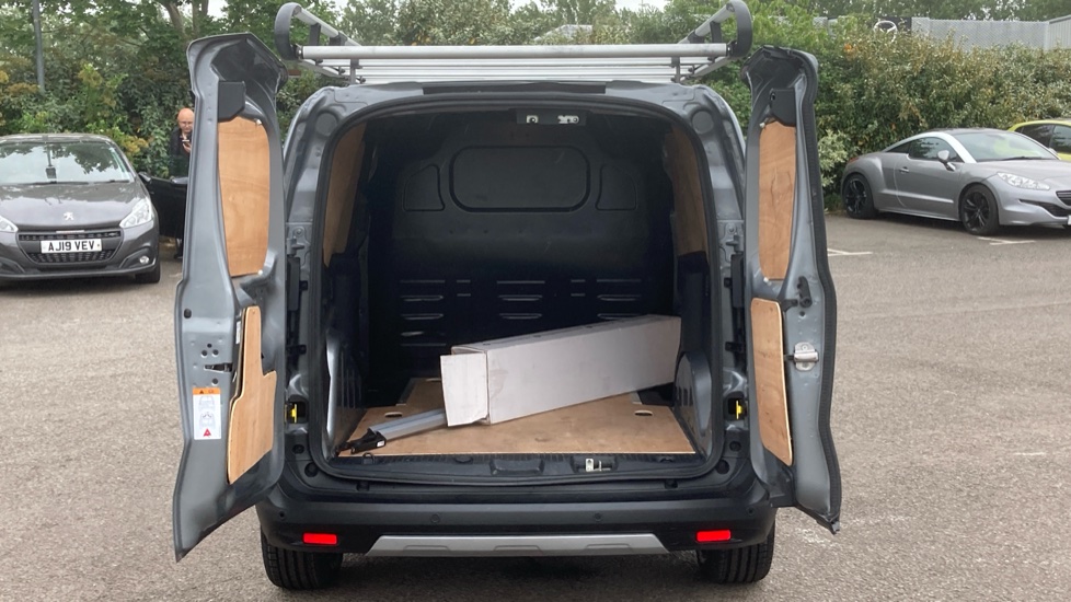 Ford Transit Courier Petrol 1.0 EcoBoost 125ps Active Van Auto - Image 3