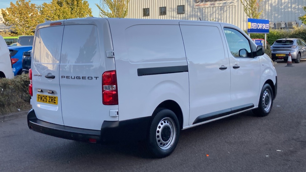 Peugeot Expert L2 Diesel 1.5 BlueHDi 120 Professional Van - Image 10