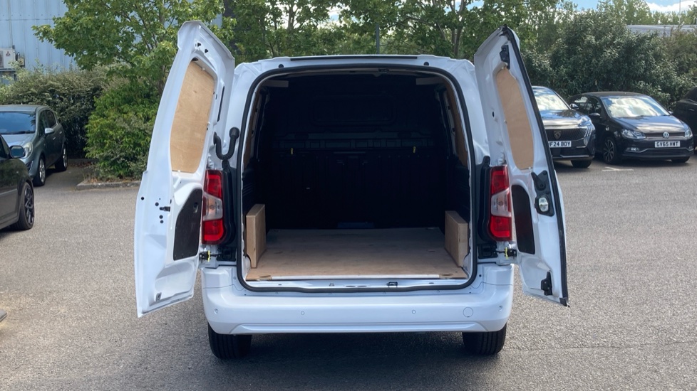 Citroen Berlingo Xl Diesel 1.5 BlueHDi 950Kg Driver Edition 130ps EAT8 [S/S] - Image 3
