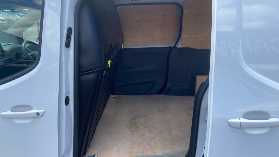 Citroen Berlingo Xl Diesel 1.5 BlueHDi 950Kg Driver Edition 130ps EAT8 [S/S] - Image 5
