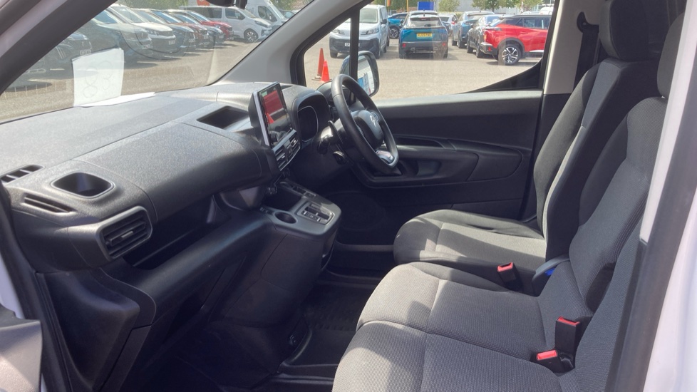 Citroen Berlingo Xl Diesel 1.5 BlueHDi 950Kg Driver Edition 130ps EAT8 [S/S] - Image 13