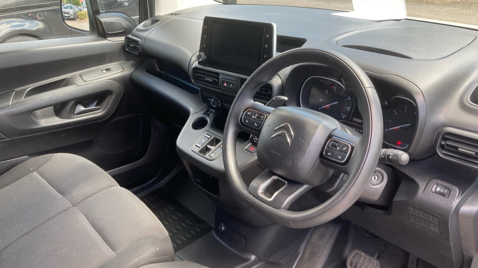 Citroen Berlingo Xl Diesel 1.5 BlueHDi 950Kg Driver Edition 130ps EAT8 [S/S] - Image 16
