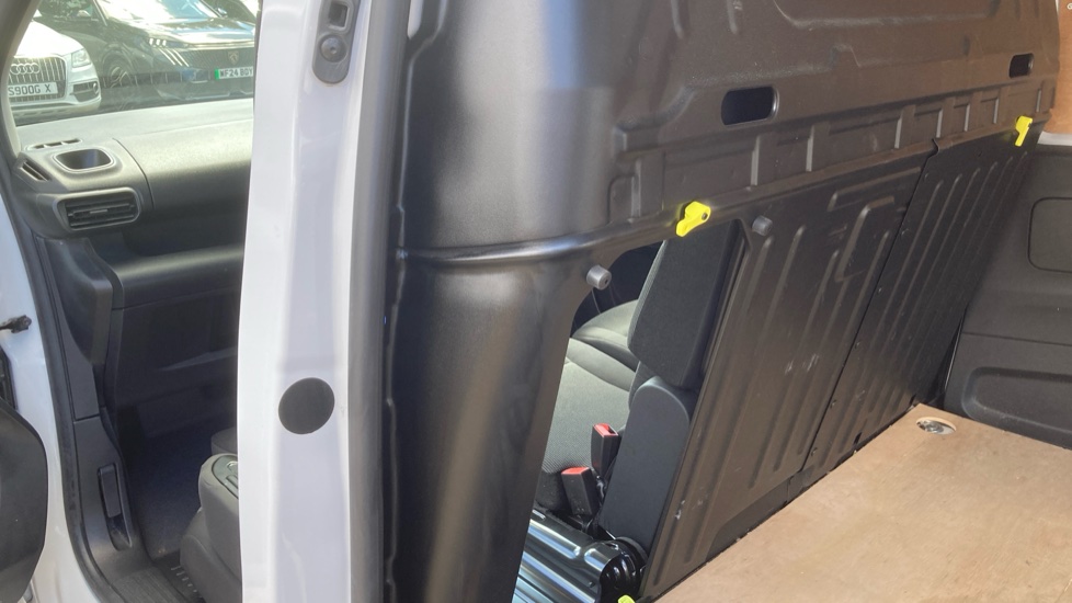 Citroen Berlingo Xl Diesel 1.5 BlueHDi 950Kg Driver Edition 130ps EAT8 [S/S] - Image 18