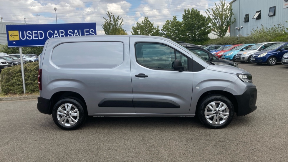 Peugeot Partner M Diesel 1.5 BlueHDi 100 Professional Plus Van - Image 9