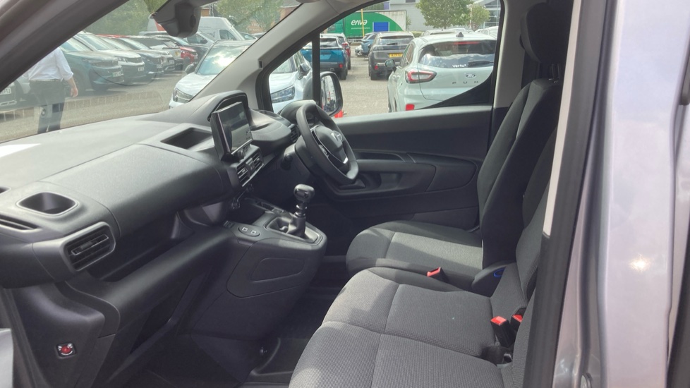 Peugeot Partner M Diesel 1.5 BlueHDi 100 Professional Plus Van - Image 13