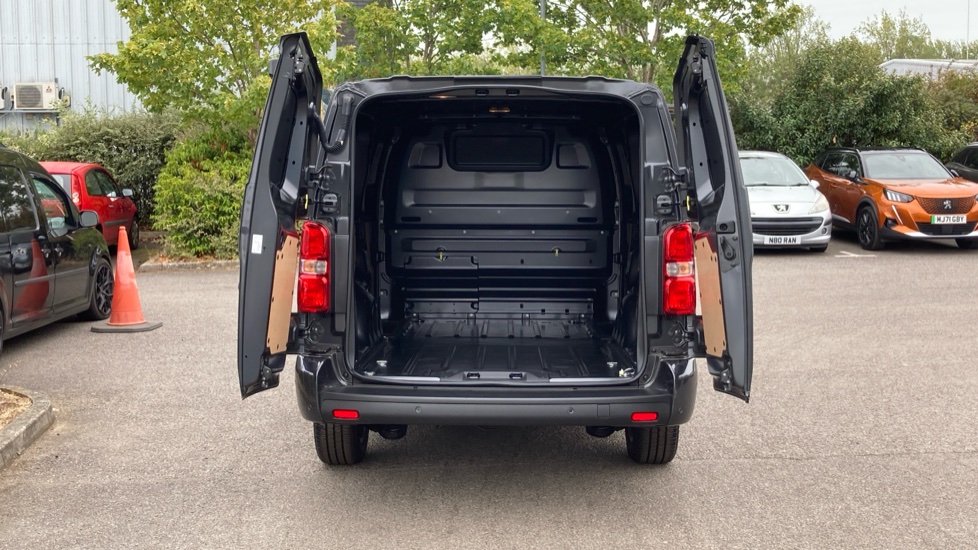 Peugeot Expert L2 Diesel 2.2 BlueHDi 150 Asphalt Van - Image 3