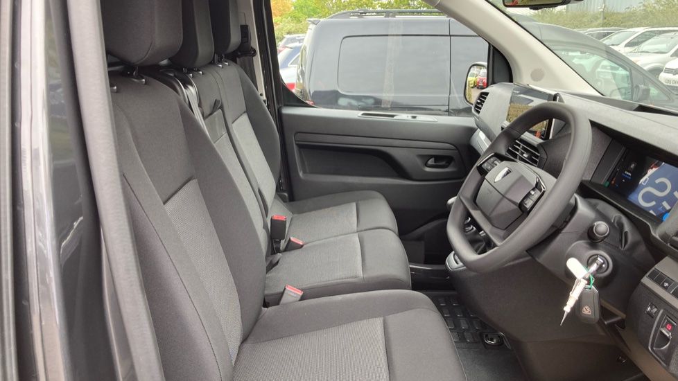 Peugeot Expert L2 Diesel 2.2 BlueHDi 150 Asphalt Van - Image 6
