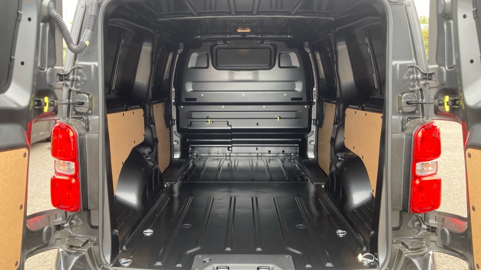 Peugeot Expert L2 Diesel 2.2 BlueHDi 150 Asphalt Van - Image 12