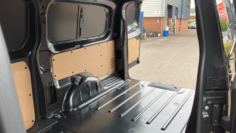 Peugeot Expert L2 Diesel 2.2 BlueHDi 150 Asphalt Van - Image 14