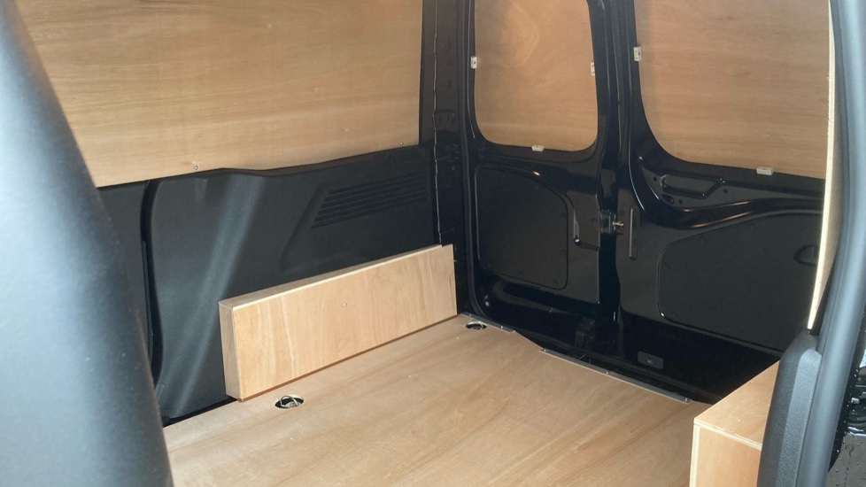 Peugeot Partner Standard Diesel 1.5 BlueHDi 100 Professional Plus Van - Image 14