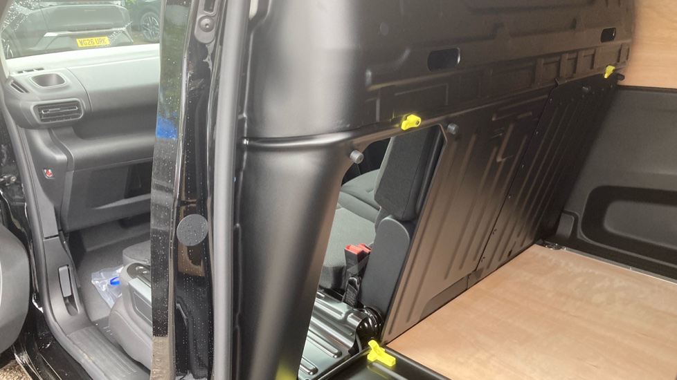 Peugeot Partner Standard Diesel 1.5 BlueHDi 100 Professional Plus Van - Image 18