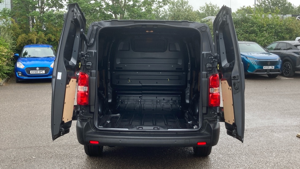 Peugeot Expert Xl Diesel 2.2 BlueHDi 150 Professional Van - Image 3