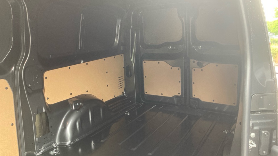 Peugeot Expert Xl Diesel 2.2 BlueHDi 150 Professional Van - Image 14