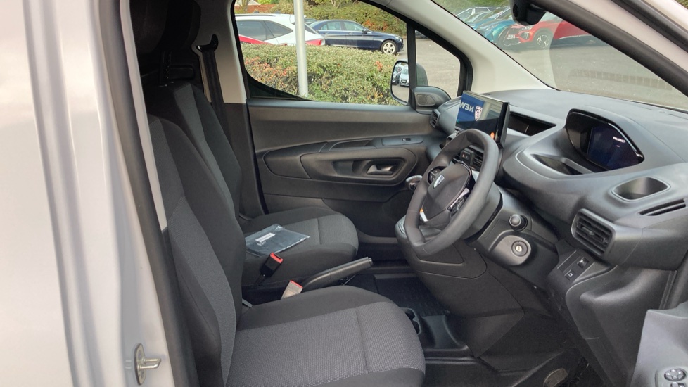 Peugeot Partner Standard Diesel 1.5 BlueHDi 100 Professional Van - Image 6