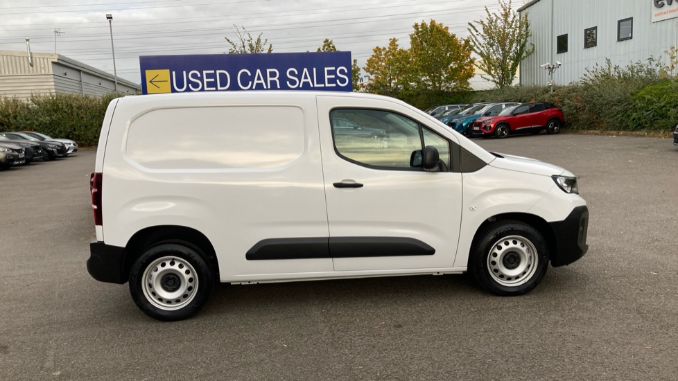 Peugeot Partner Standard Diesel 1.5 BlueHDi 100 Professional Van - Image 9