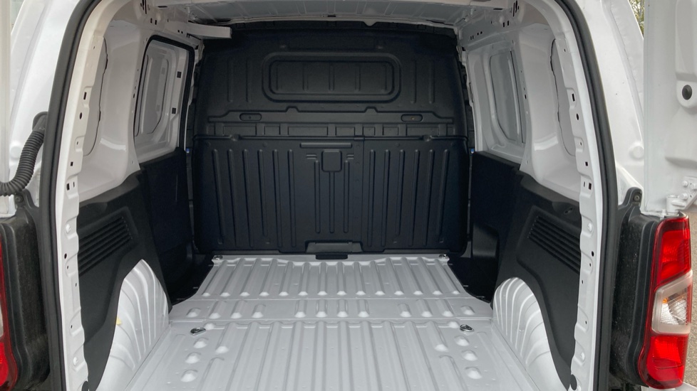 Peugeot Partner Standard Diesel 1.5 BlueHDi 100 Professional Van - Image 12