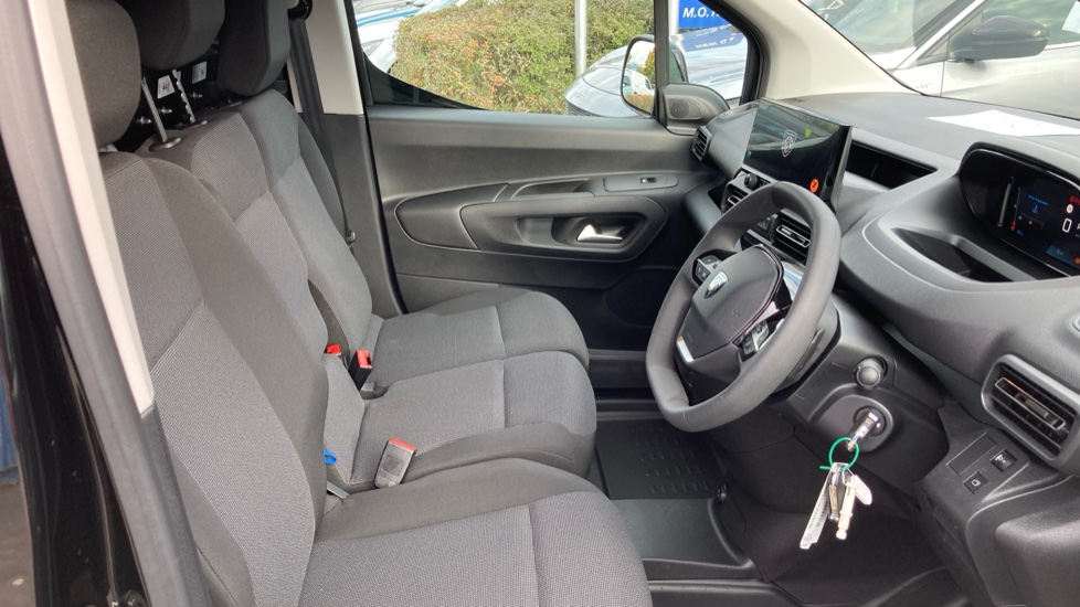 Peugeot Partner M Diesel 1.5 BlueHDi 130 Asphalt Van EAT8 - Image 6