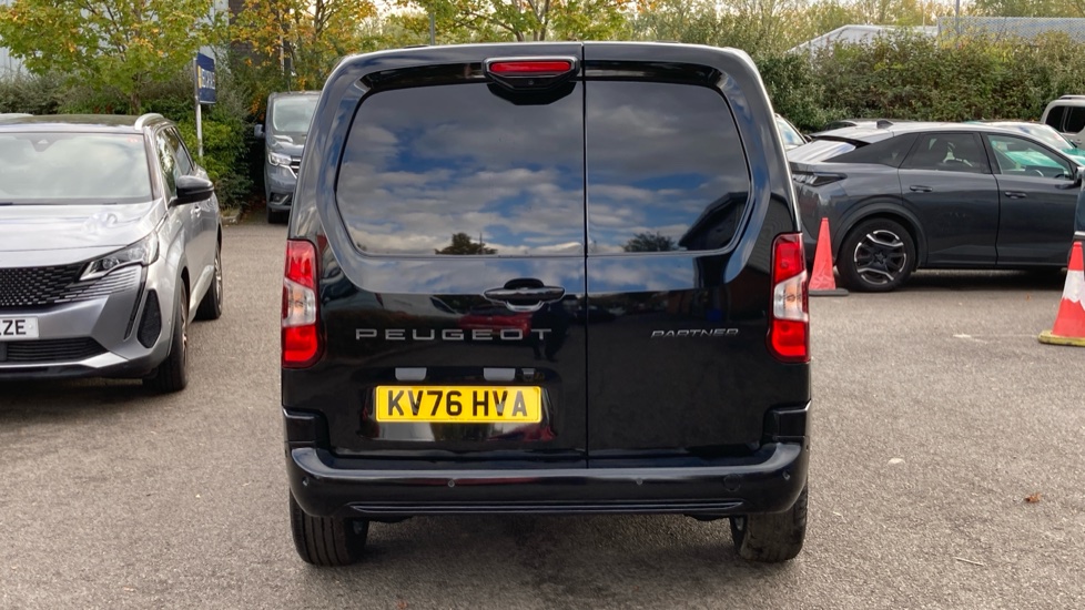 Peugeot Partner M Diesel 1.5 BlueHDi 130 Asphalt Van EAT8 - Image 11