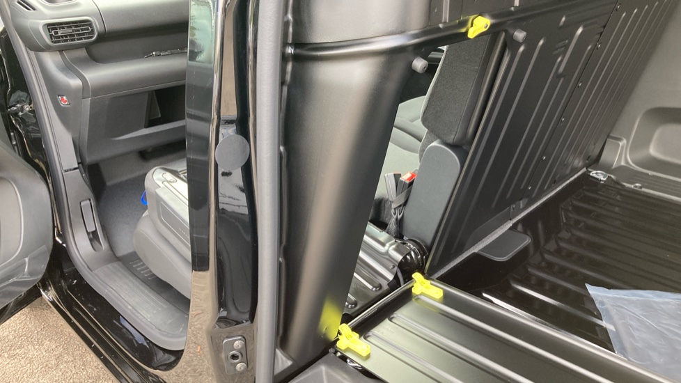 Peugeot Partner M Diesel 1.5 BlueHDi 130 Asphalt Van EAT8 - Image 18