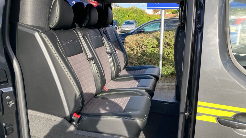 Peugeot Expert L1 Diesel Special Edition 2.2 180 Sport Crew Van EAT8 - Image 5
