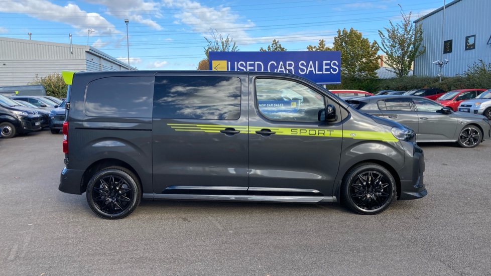Peugeot Expert L1 Diesel Special Edition 2.2 180 Sport Crew Van EAT8 - Image 9