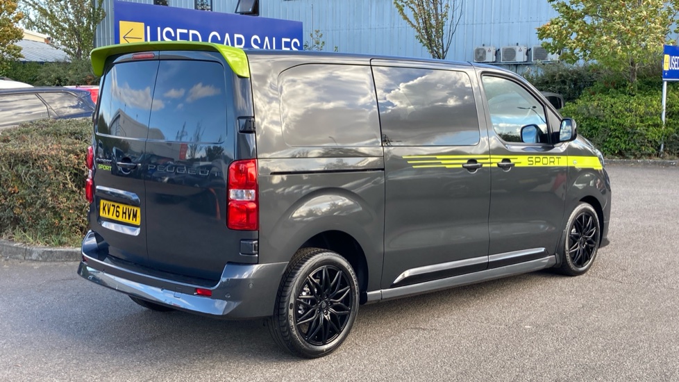 Peugeot Expert L1 Diesel Special Edition 2.2 180 Sport Crew Van EAT8 - Image 10